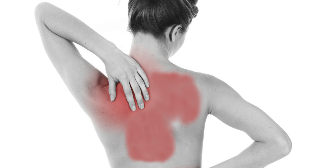 Dolor de espalda o dorsalgia, qué es y cual es su tratamiento en  FisioClinics