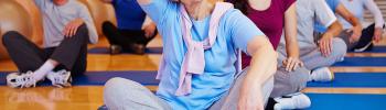 Yoga terapéutico para mejorar la postura - FisioClinics Bilbao
