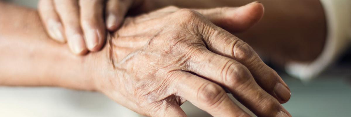 Parkinsonismo y la Enfermedad de Parkinson: Tratamiento desde la fisioterapia en FisioClinics Bilbao